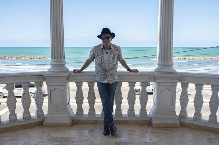 Santiago Auserón y el coloquio de los perros