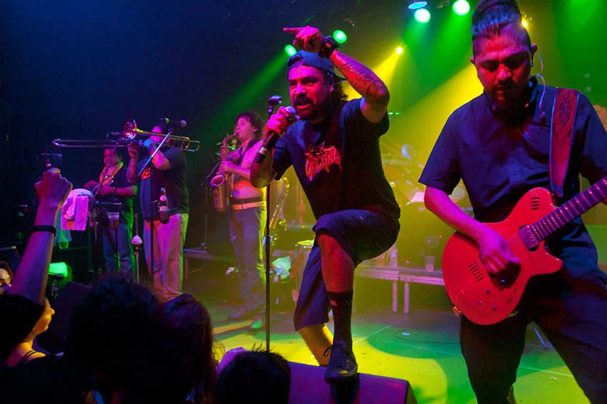 En el Alicia con Panteón Rococó