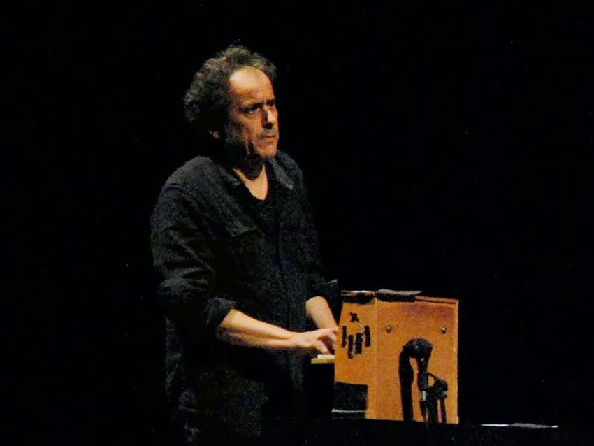 Pascal Comelade, un sonorizador hipermoderno