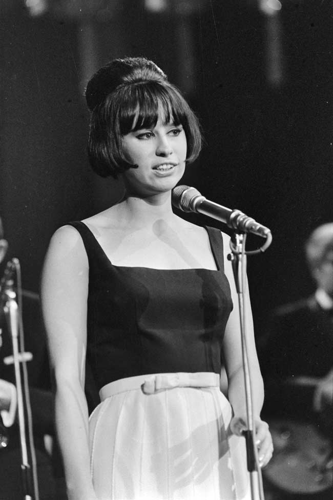 Un adiós para Astrud Gilberto (con diez canciones que  la hicieron inmortal)