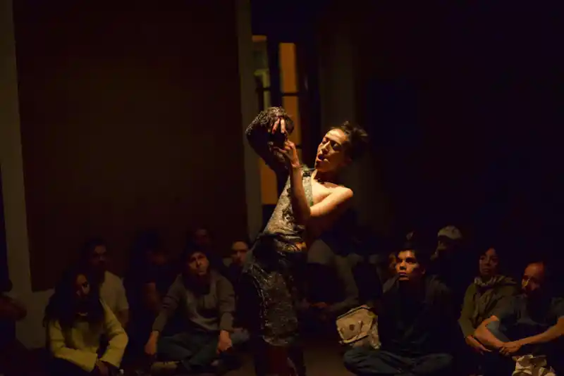 Tras las huellas de Sarmen Almond