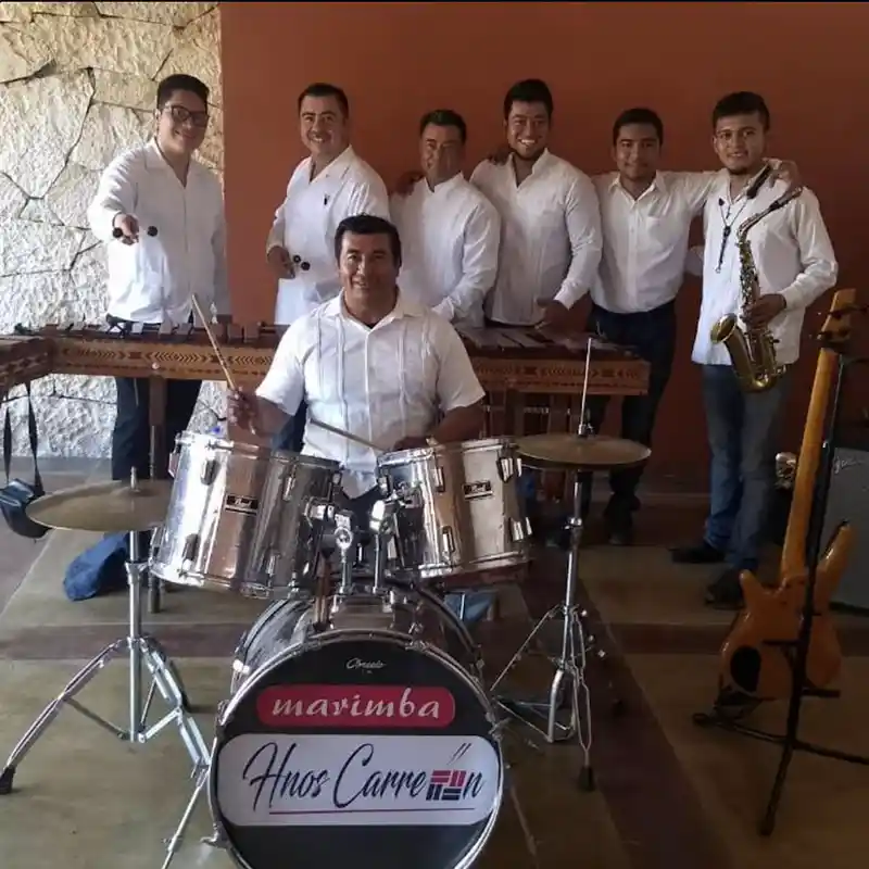 La Marimba de los Hermanos Carreón: brillante música versátil